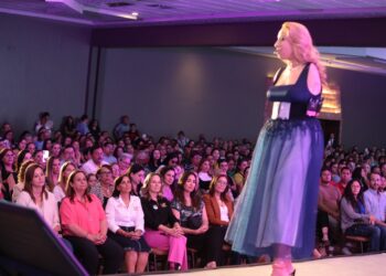 PRESENTA DIF COAHUILA C CONFERENCIA MAGISTRAL “SÍ, ¡ES POSIBLE¡»