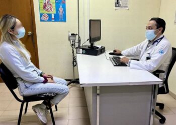 Sugieren uso de cubrebocas en dispensarios médicos al acudir a consulta