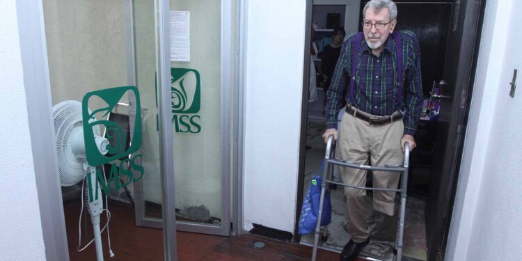 IMSS ofrece rehabilitación y manejo del duelo a pacientes con amputaciones para mejorar la calidad de vida