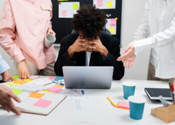 Liderar con empatía: claves para crear una cultura de apoyo emocional en el entorno laboral