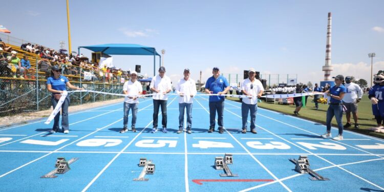 REITERA MANOLO  SU TOTAL COMPROMISO CON LA UA DE C