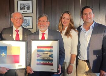 REALIZA JAVIER DÍAZ GIRA DE TRABAJO EN AUSTIN, TEXAS