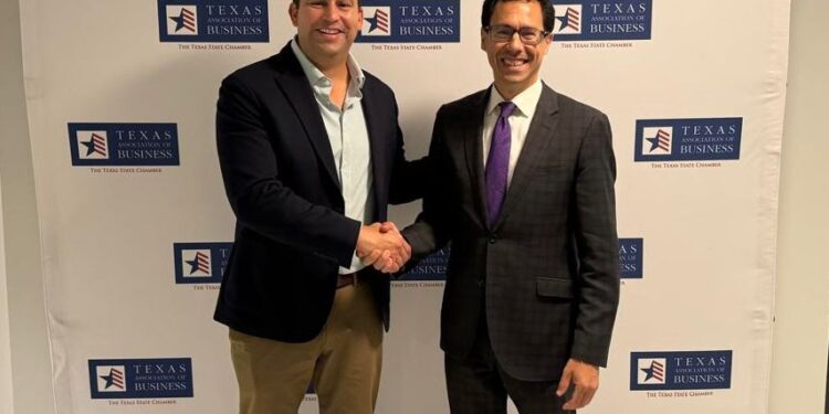 DESTACAN EMPRESARIOS DE TEXAS TRABAJO DE JAVIER DÍAZ EN  COOPERACIÓN ECONÓMICA