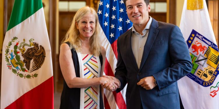 RECIBE GOBERNADOR A NUEVA CÓNSUL DE LOS ESTADOS UNIDOS EN MONTERREY