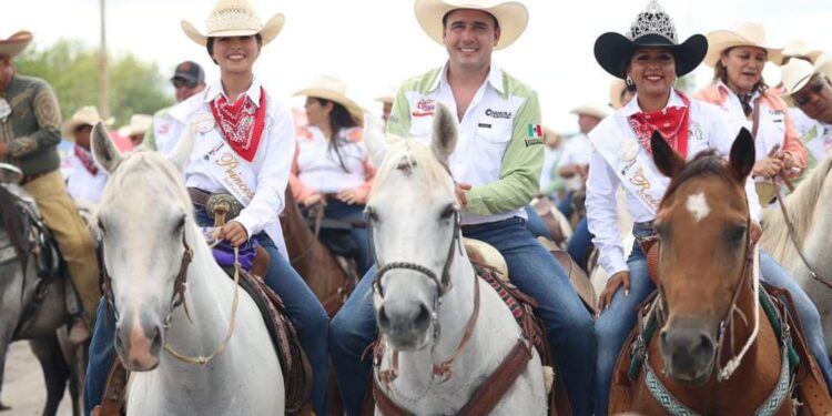 LA CABALGATA DE SABINAS, LA MEJOR DE MÉXICO: MANOLO