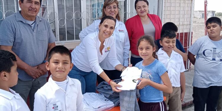 Lleva DIF Coahuila programas a comunidades de la región Centro Desierto