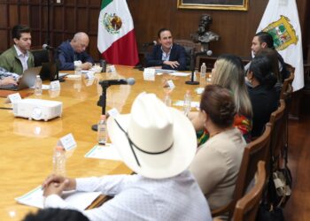 Vamos a trabajar en equipo con  las próximas alcaldesas y alcaldes de Coahuila: Manolo