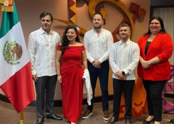 Jacobo Rodríguez, alcalde electo de Piedras Negras asiste a ceremonia del Día de la Independencia de México