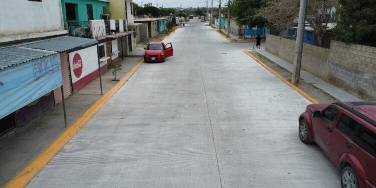 Entregan a vecinos de Don Diego de Mazariegos 4 cuadras con concreto hidráulico