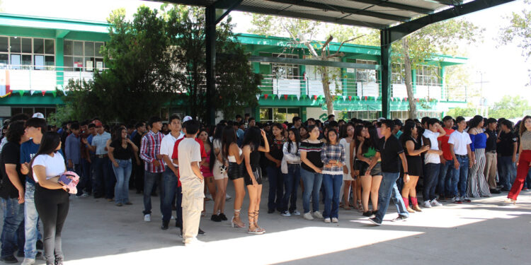 Resalta Conalep la baja de indicadores negativos y el alza de los positivos