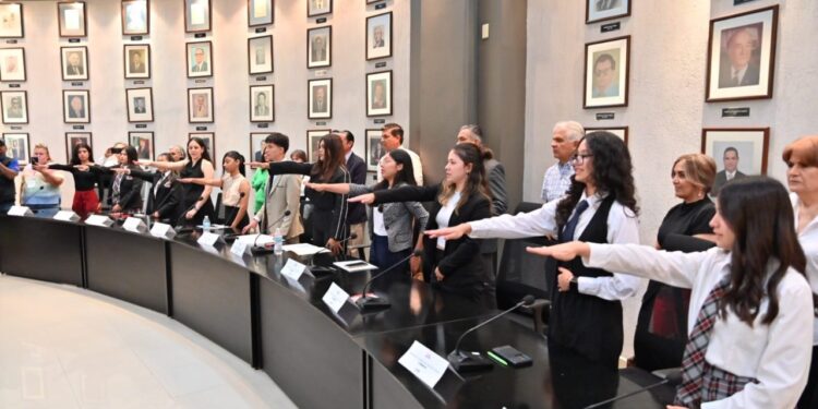 Tomo posesión y celebro 1ª sesión el Cabildo juvenil de Acuña