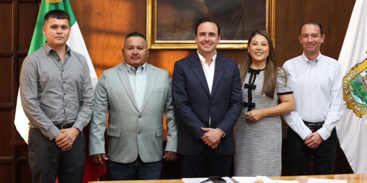 SE REÚNE GOBERNADOR CON ALCALDES ELECTOS DE LAS REGIONES NORTE Y 5 MANANTIALES