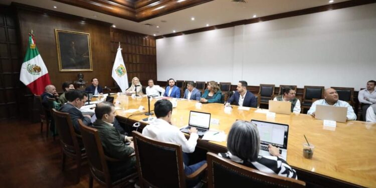 IMPULSAREMOS CON TODO LA REGIÓN CARBONÍFERA: MANOLO