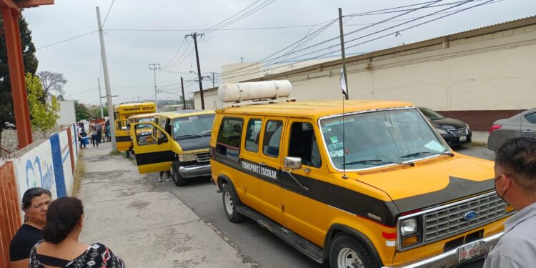 Supervisan que transporte escolar de Piedras Negras cumpla con reglamento