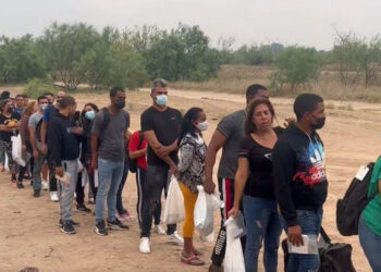 Continúan cruzando grandes grupos de indocumentados por EP