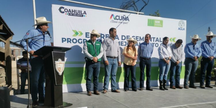 Estado impulsara proyectos que tecnifiquen el trabajo en el campo de Coahuila: MG