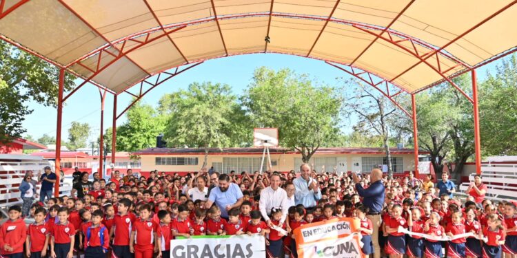 Fundamental el apoyo al renglón educativo: Emilio de Hoyos