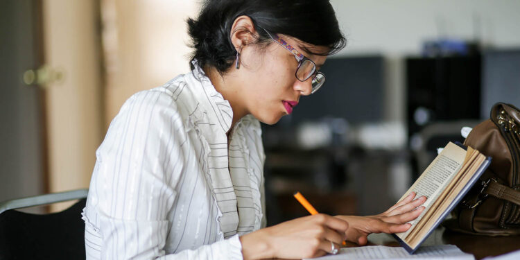 Convoca UAdeC a Postular a Mujeres Destacadas en Acciones con Perspectiva de Género para el “Reconocimiento a la Mujer Universitaria 2024-2025”