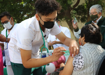 IMSS llama a acudir a la Unidad de Medicina Familiar en caso de presentar síntomas de Neumonía y no automedicarse