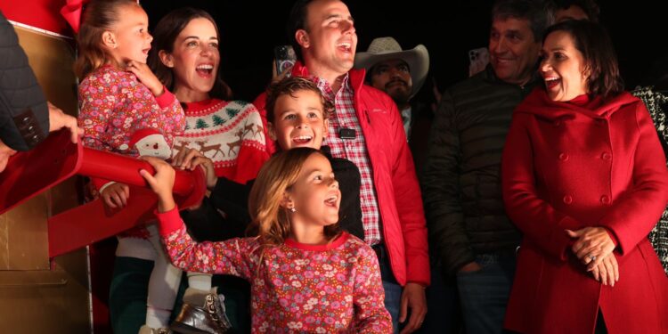 ENCIENDEN MANOLO Y PAOLA VILLAMAGIA COAHUILA 2024