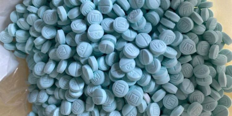 Según el New York Times, cárteles reclutan a estudiantes de química para fabricar fentanilo