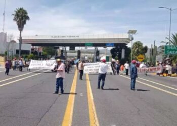 Se las pasan por….