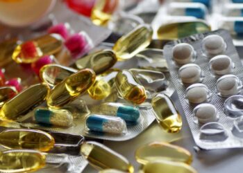 Alertan autoridades de salud para evitar la compra medicamentos en redes sociales