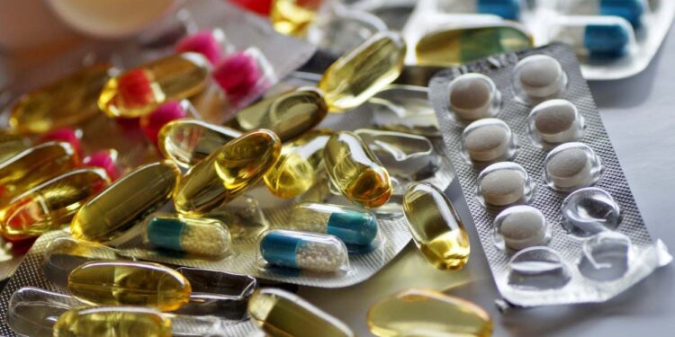 Alertan autoridades de salud para evitar la compra medicamentos en redes sociales