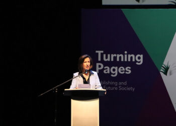 El libro es el antídoto para el “brain rot”: Melissa Fleming