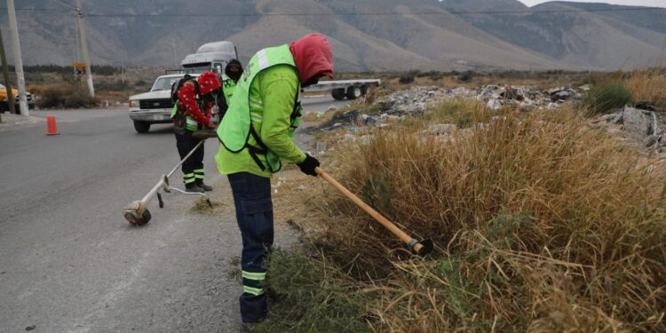 Lleva Javier Díaz brigadas de trabajo a Loma Linda