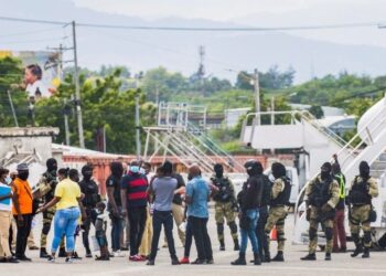 Enviaran a migrantes deportados por EU a albergue en Sabinas