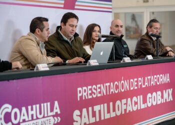Paga Javier Díaz predial en línea; presenta plataforma “Saltillo Fácil”