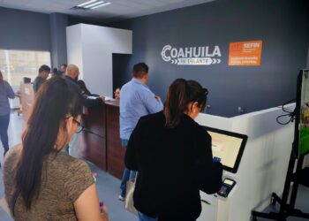 ATIENDE GOBIERNO ESTATAL ALTA DEMANDA EN  REPLAQUEO Y PAGO DE DERECHOS DE CONTROL VEHICULAR