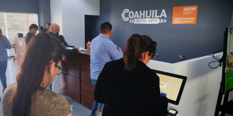 ATIENDE GOBIERNO ESTATAL ALTA DEMANDA EN  REPLAQUEO Y PAGO DE DERECHOS DE CONTROL VEHICULAR