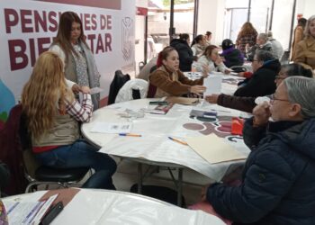 Inician entrega de tarjetas a beneficiarios de programas sociales
