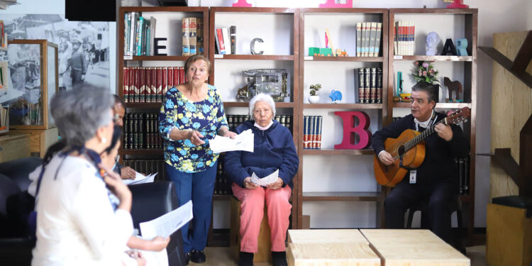 En el grupo Nueva Voz pacientes con cáncer de cabeza,  cuello y piel recuperan el habla y la alegría de vivir