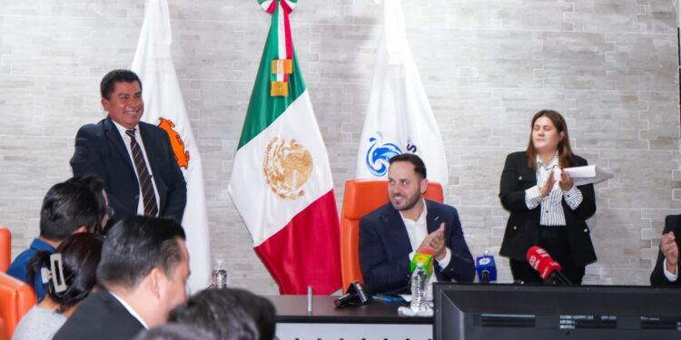 Se Instala el Nuevo Consejo de SIMAS en Piedras Negras: Nuevo Gerente se Compromete con la Mejora de los Servicios