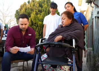 Jacobo Rodríguez se Pone a las Órdenes del Pueblo en la Colonia Año 2000