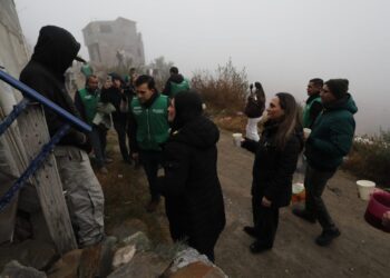 Entregan, gobierno de Saltillo y Mejora Coahuila, cobijas y apoyos en sectores vulnerables