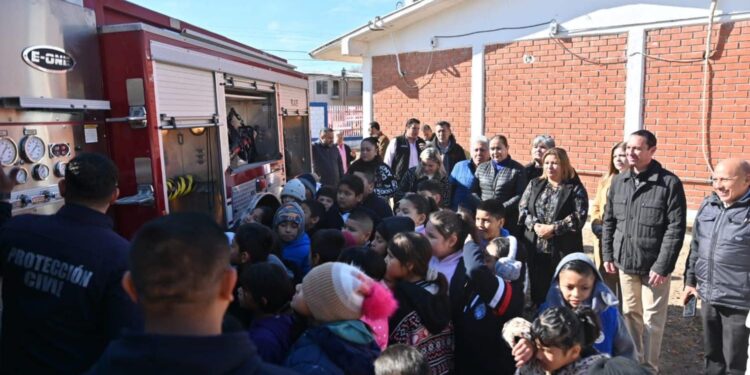 Arranca el Programa “Por Amor a Tu Escuela” con la Entrega de Cancha Multideportiva