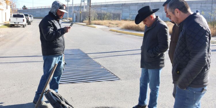 Llega equipo Vactor a Sabinas para desazolvar red de drenaje