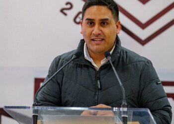 Jacobo Rodríguez honra la memoria de Claudio Mario Bres Garza y presenta iniciativas para los jóvenes