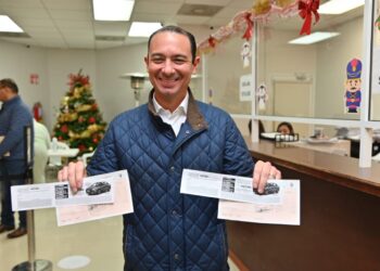 Emilio De Hoyos resalta beneficios al pagar el IP