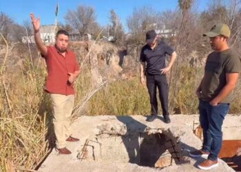 Alcalde Jacobo Rodríguez supervisa el sifón en la colonia Presidentes previo a su rehabilitación