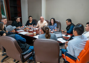 Alcalde Jacobo Rodríguez Encabeza Reunión en SIMAS para Mejorar el Servicio de Agua