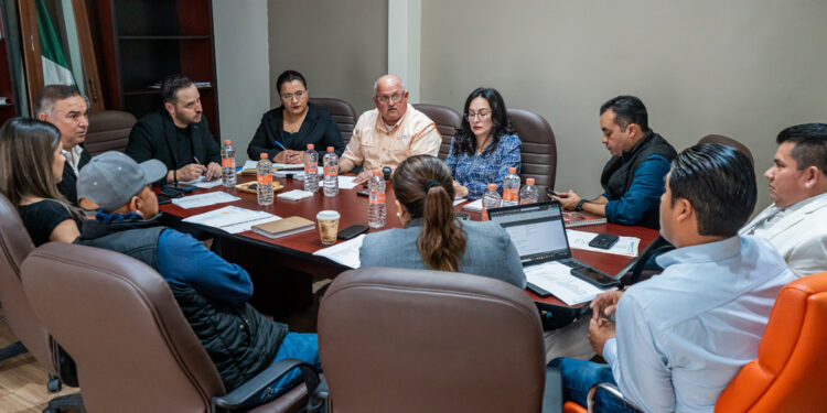 Alcalde Jacobo Rodríguez Encabeza Reunión en SIMAS para Mejorar el Servicio de Agua