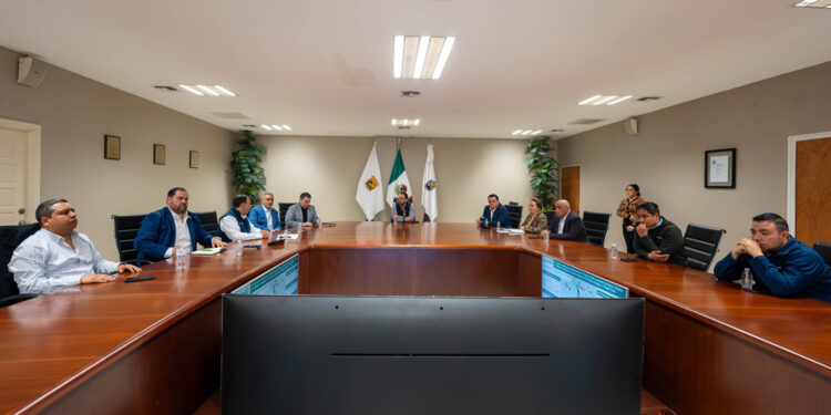 Se Reúne Alcalde con Inversionistas de Puerto Verde