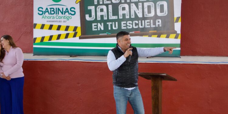 “Chano” Díaz Arranca programa “Alcalde Jalando en tu Escuela”