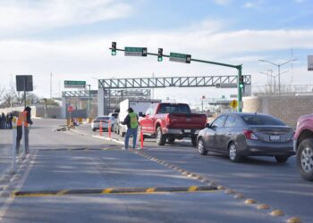 Recomiendan a viajeros aplicar medidas preventivas en el puente internacional