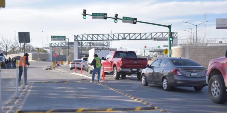 Recomiendan a viajeros aplicar medidas preventivas en el puente internacional